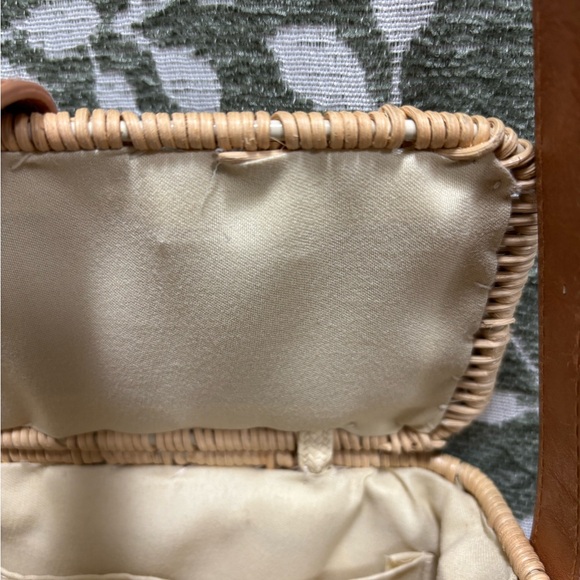 Universal Thread Tan Wicker Crossbody Handbag With Faux Leather Strap - Picture 7 of 11